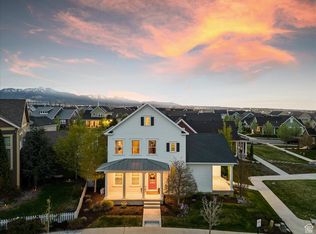 5154 W Longbow Dr, South Jordan, UT 84009