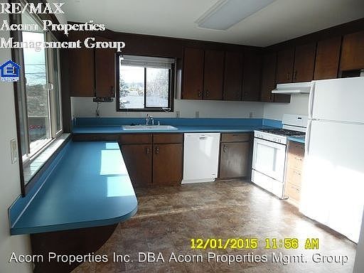 4th image of 1060 SE City Beach St