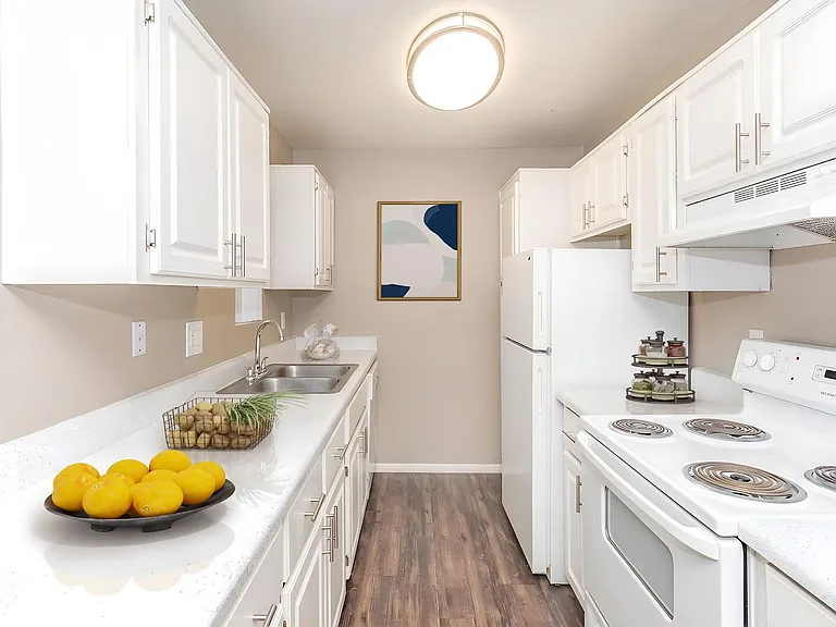 Tesoro Apartments — Photo 57