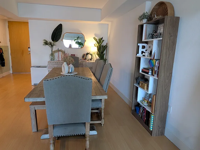 5232 Satsuma Ave #305 — Photo 8