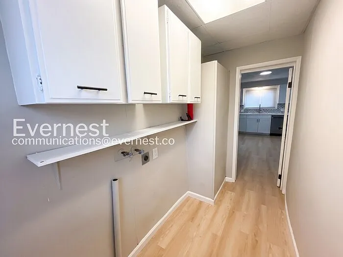 3 bed, 1.0 bath, 925 sqft, $1,200 — Photo 4