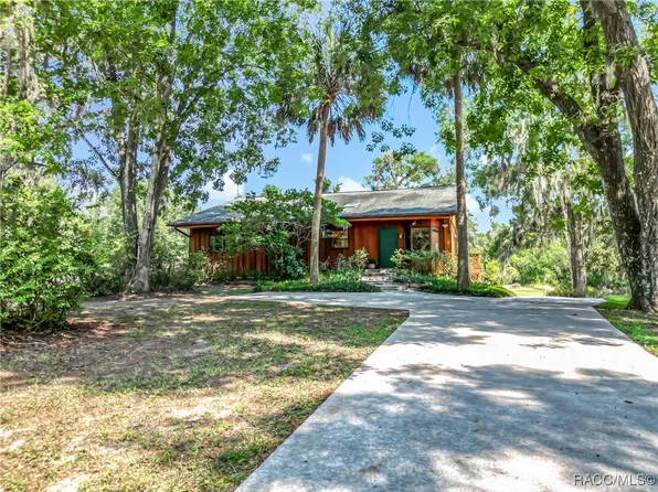 9200 E Hampton Point Rd, Inverness, FL 34450