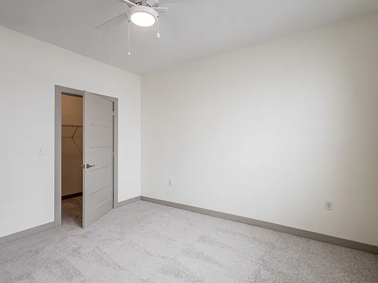 Allure Apartments — Photo 78