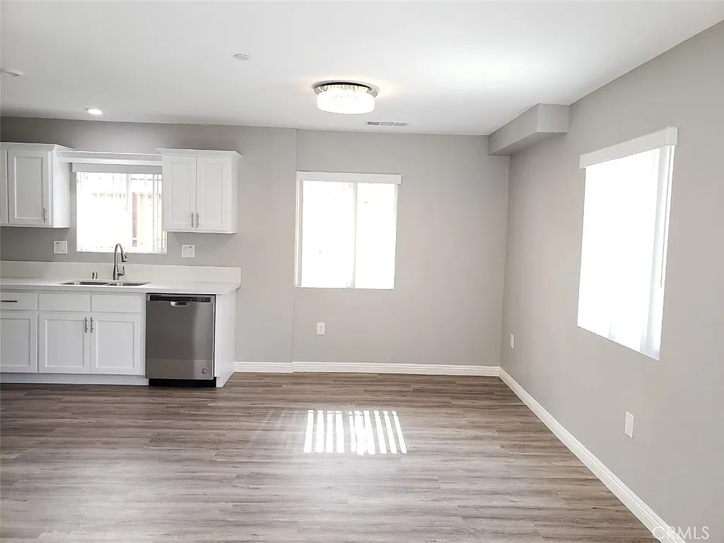 5 bed, 1750 sqft, $4,000 — Photo 4