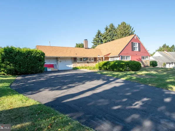 87 Fieldstone Rd, Levittown, PA 19056