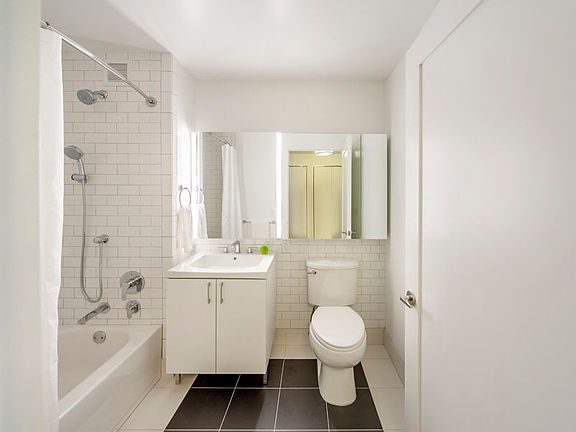 5th image of 70 Pine St APT 2103