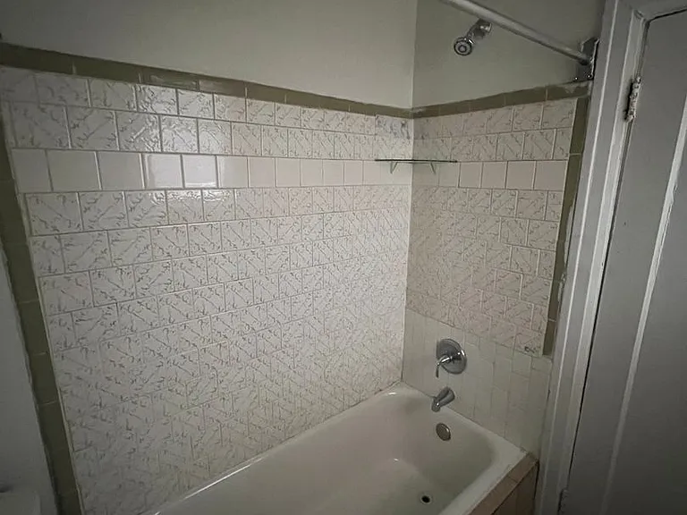 518 W. Grace St.* — Photo 11