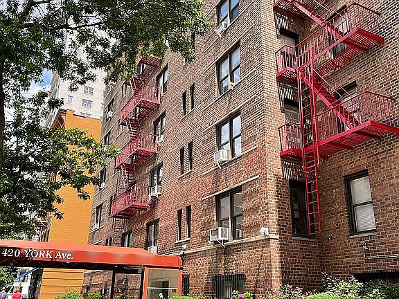 4th image of 1420 York Ave APT 2H