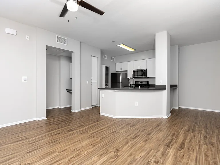 The Grove Apartments — Photo 61