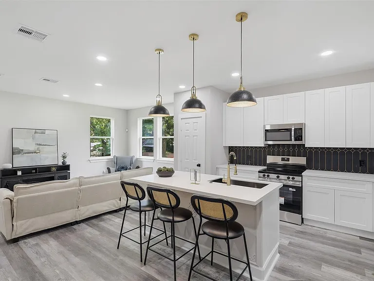 3806 Sayers St — Photo 7
