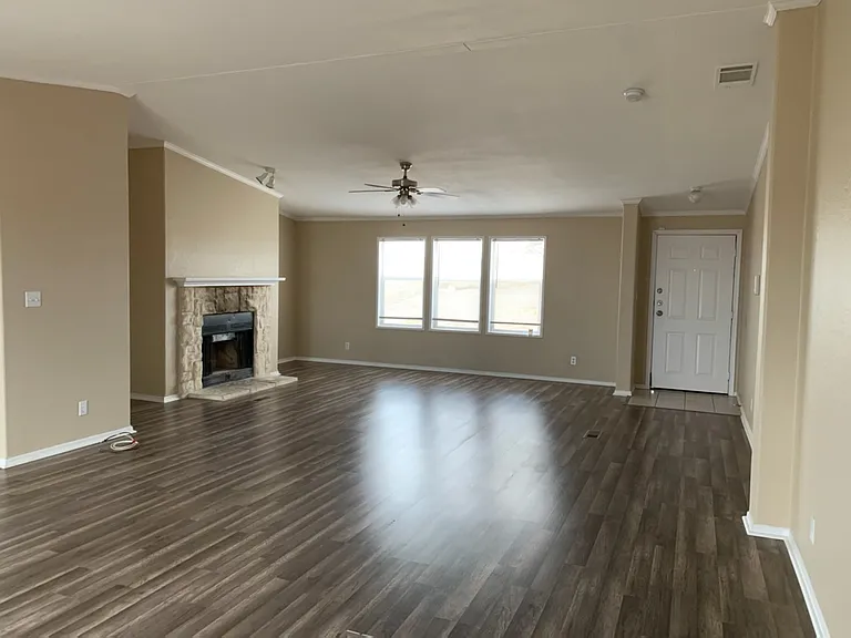 13508 Pfluger Berkman Ln — Photo 3