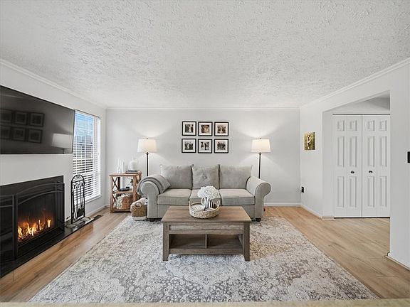 5th image of 3073 Raintree Dr