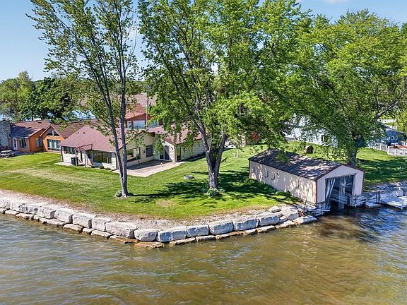 4th image of 8890 Twin Harbor Rd