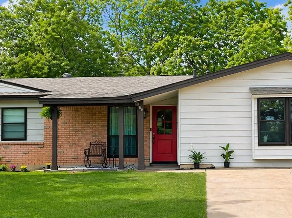 889 Jerry Ln, Bedford, TX 76022