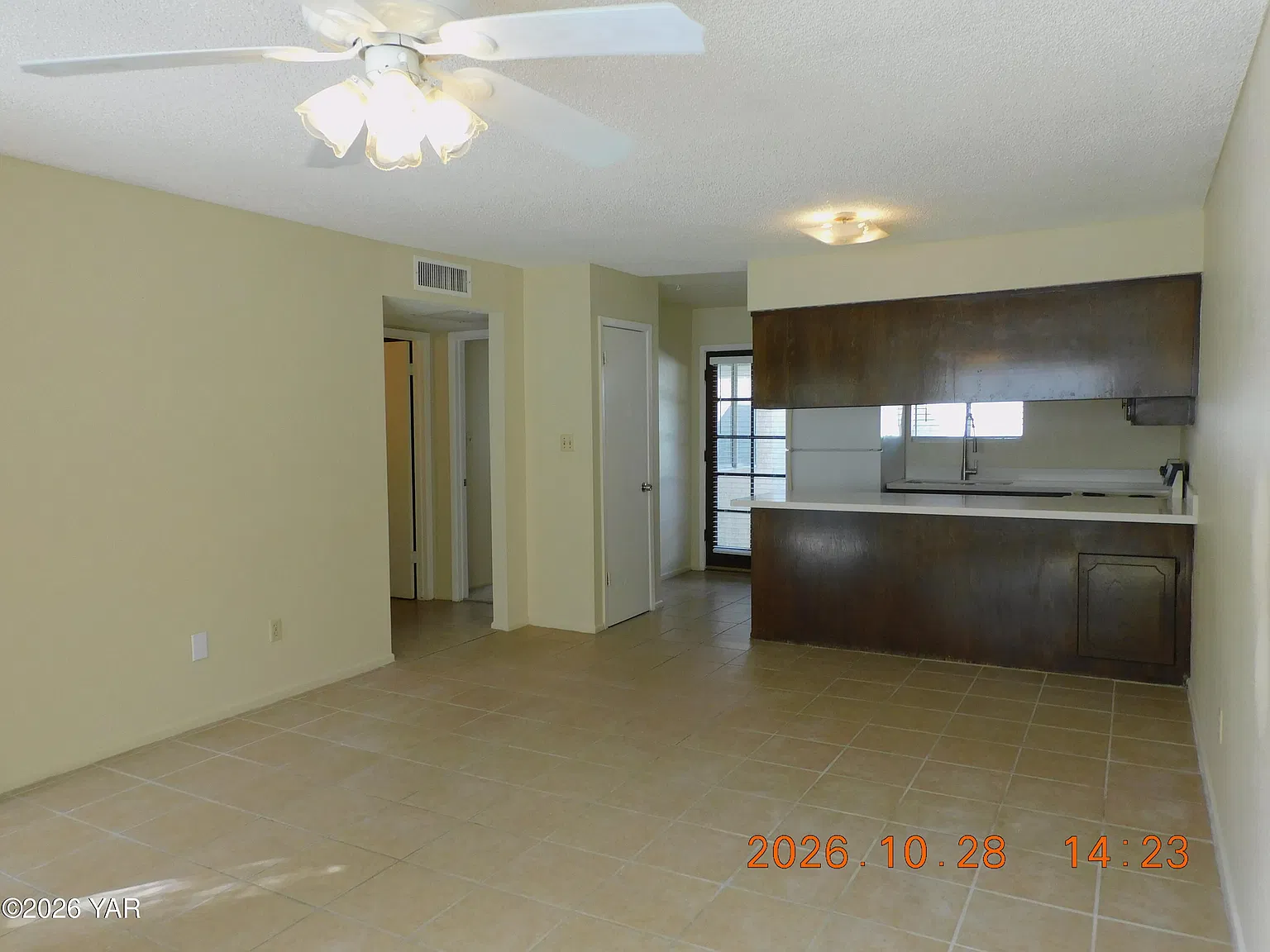 2 bed, 1.0 bath, $895 — Photo 1