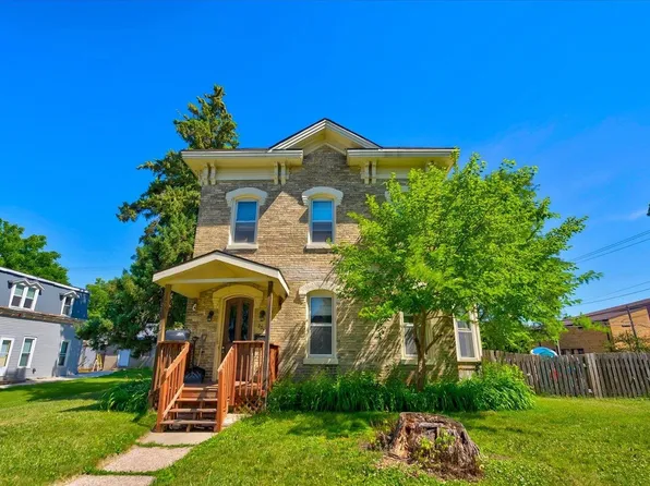 231 4th St, Baraboo, WI 53913