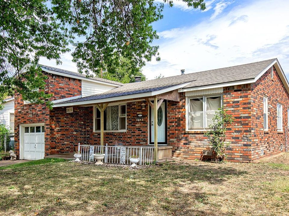 1st image of 1822 E Ash Ave