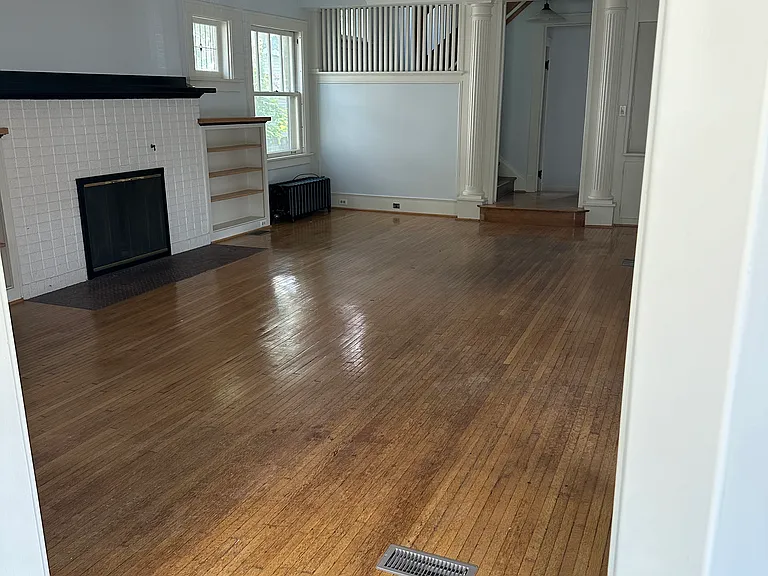 1110 N Maplewood Ave — Photo 3