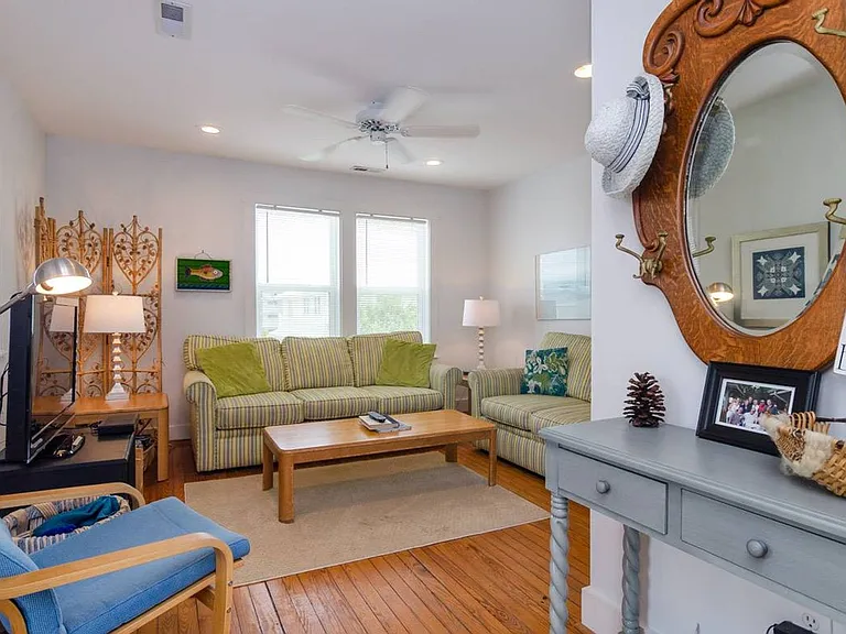 8B Sunset Ave #B — Photo 2