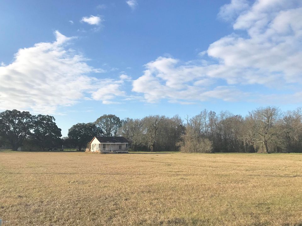 2nd image of 1869 Fuselier Rd