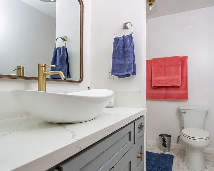 445 E Magnolia Blvd — Photo 24