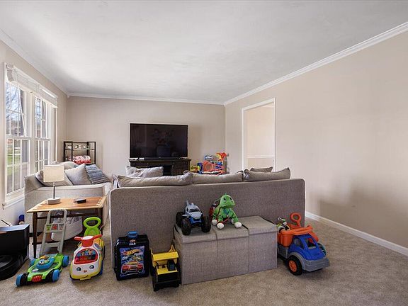 5th image of 5318 Canoe Cir
