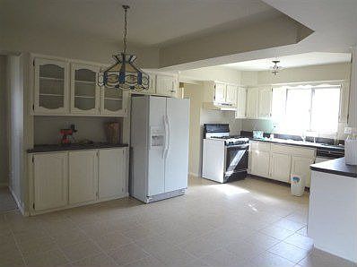 3rd image of 38113 Arcola Dr