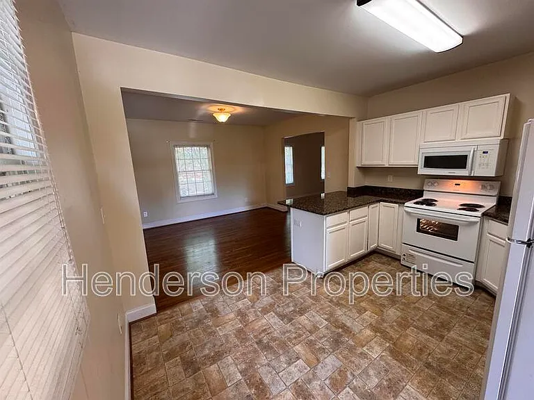 224-3 Harrill St — Photo 5