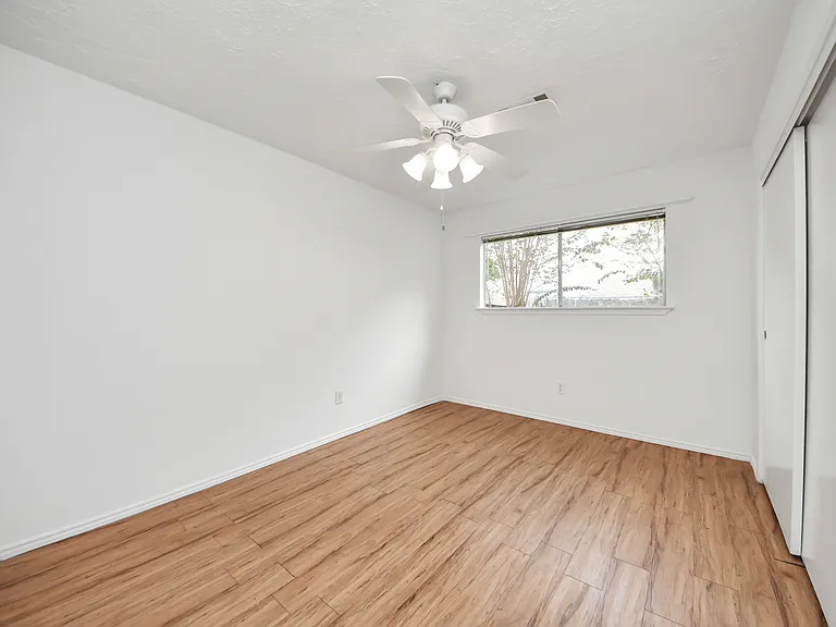 17003 Amidon Dr — Photo 27
