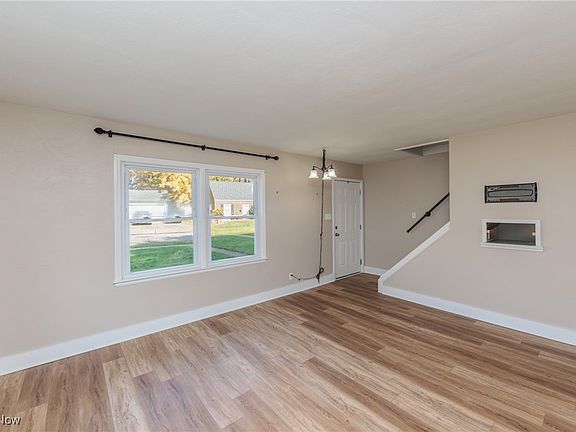 2nd image of 1909 Tudor St