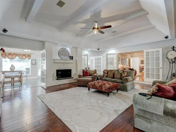 3241 Brush Creek Rd, Oklahoma City, OK 73120