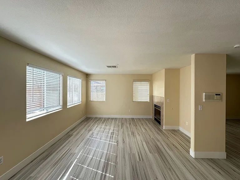 5640 Woods Crossing St — Photo 23