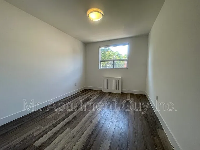 257 Torrens Ave #202 — Photo 9