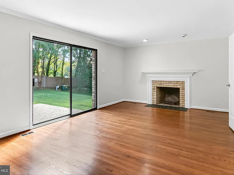 6294 Dunaway Ct — Photo 25