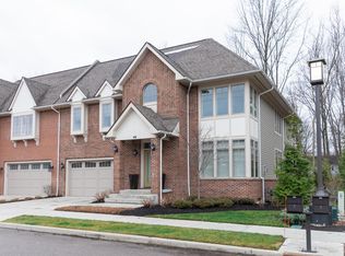 40 Ashbourne Dr #87, Westlake, OH 44145