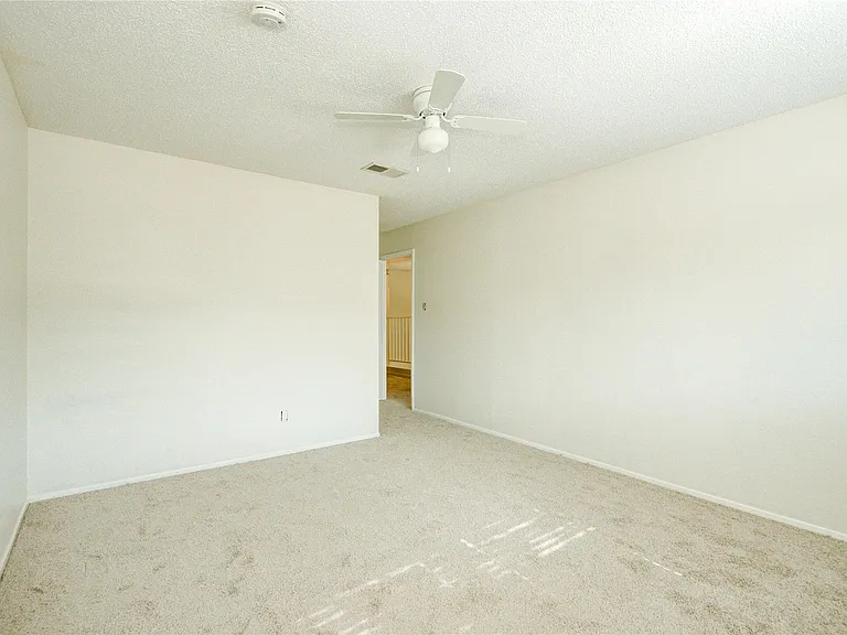 2114 Greenbriar Colony Dr — Photo 20