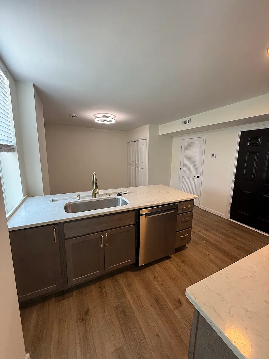 Building Photo - 2900 Colerain Ave #5