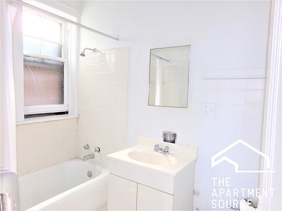 2nd image of 6810 N Lakewood Ave APT 3C