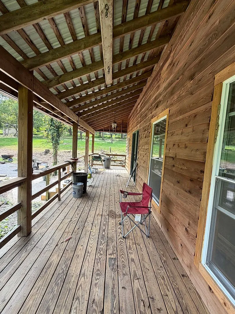 4 Bedroom Country Style Home — Photo 3