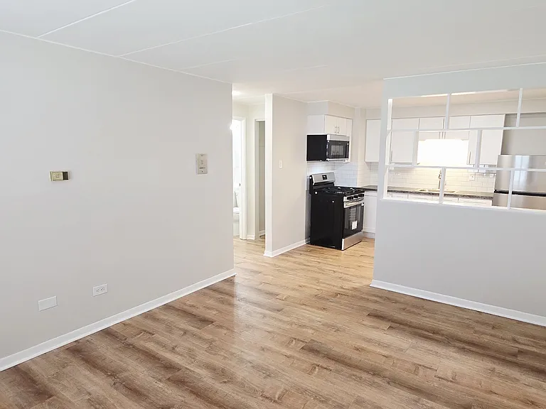 11013 S Lloyd Dr #4 — Photo 4