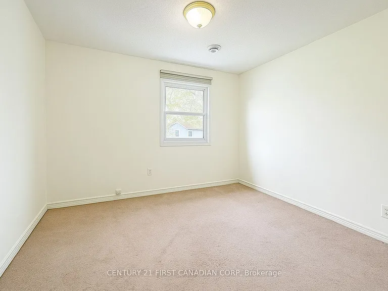 124 Ardsley Cres — Photo 8