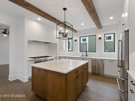5th image of 717 Meadow Ln