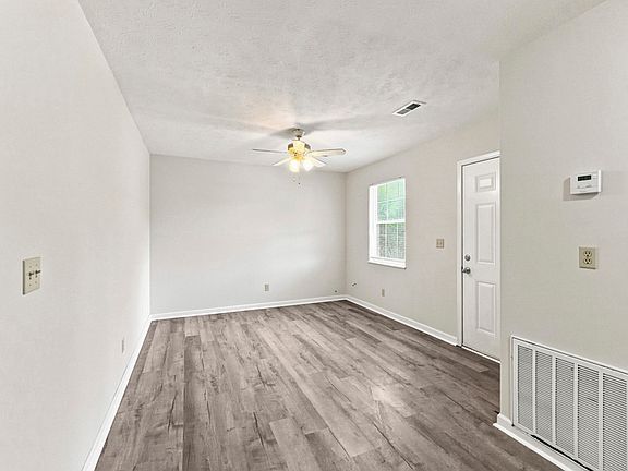 2nd image of 300 Cross Creek Rd #3-37807