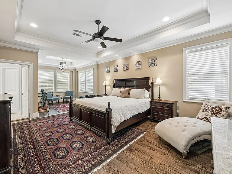 1360 Chippendale Rd — Photo 18