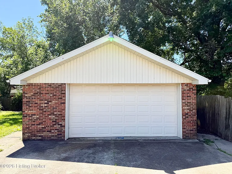 7210 Strive Ln — Photo 10