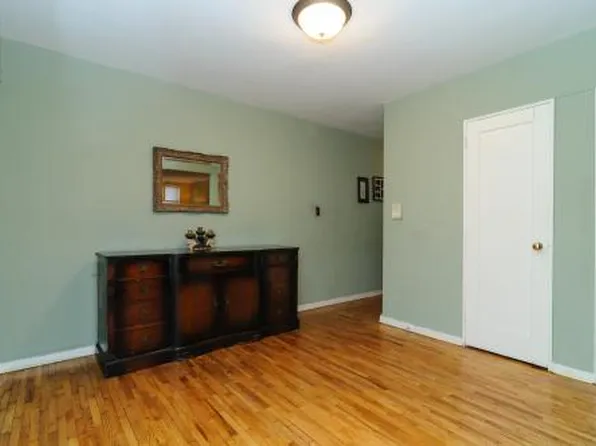 2140 Knapp Street image 1 of 2