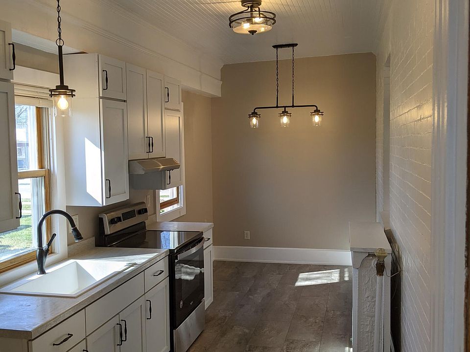 307 W Main St 9, Montfort, WI 53569 Zillow