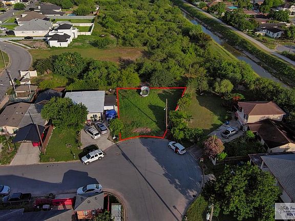 2nd image of 3180 Lynn Dr