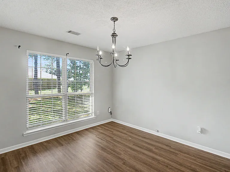 1110 Cornett Ct — Photo 5