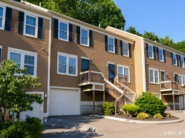 102 Foxbridge Village Road #102, Branford, CT 06405